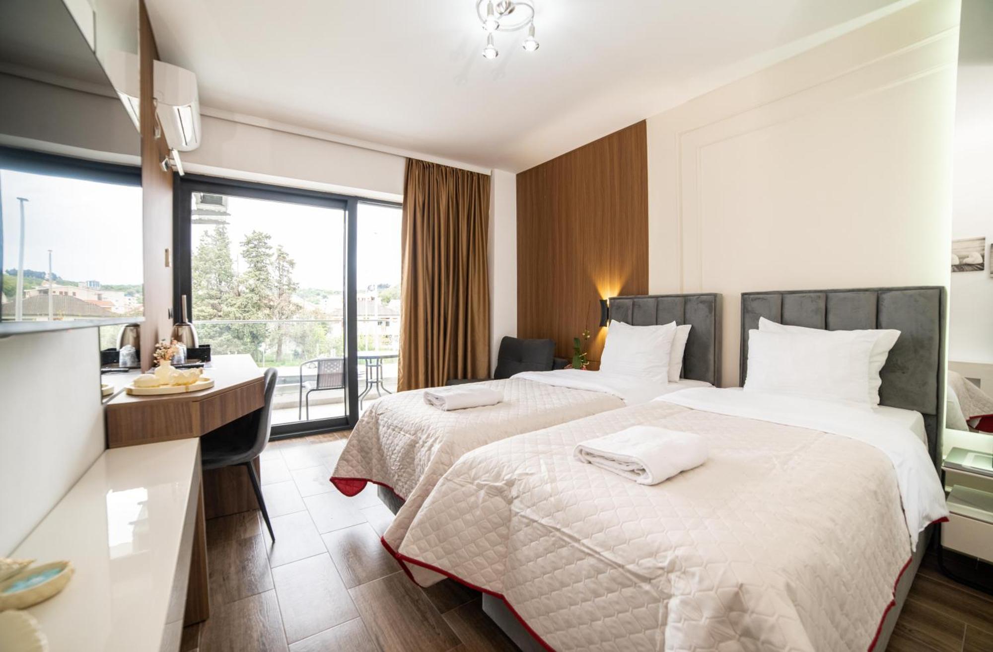 Hotel Lajka Luxury Ulcinj Exterior photo